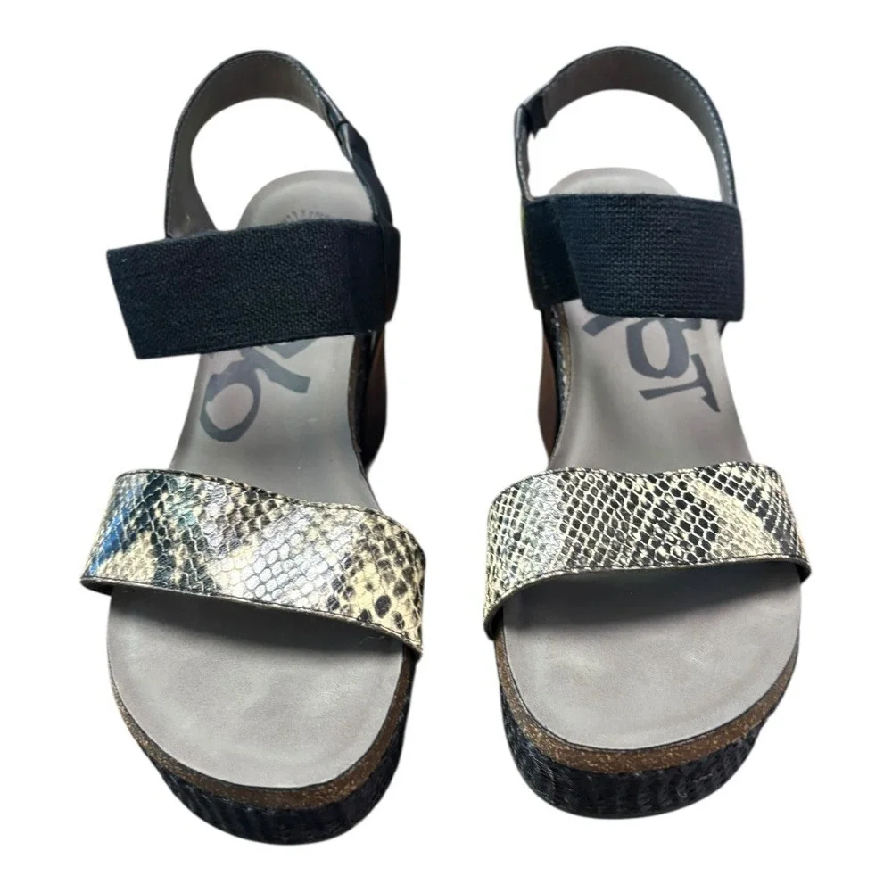 OTBT Bushnell sz‎ 10 Wedge Snake Embossed Leather Heels Sandals EUC